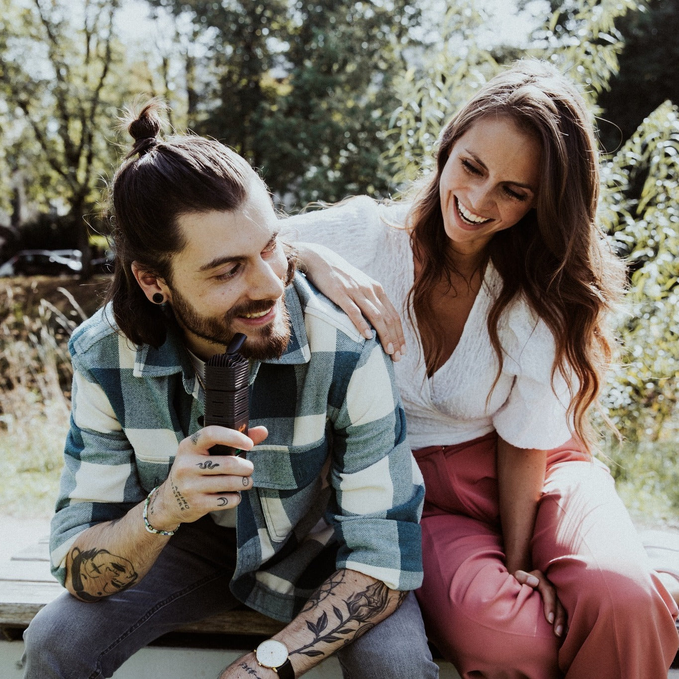 Dry Herb Vaporizers vs. Traditional Methods: What’s Better?